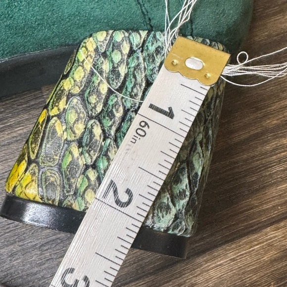 3/$30 Girotti Green Suede Women's Shoes with Snake Print Heel - Picture 9 of 10